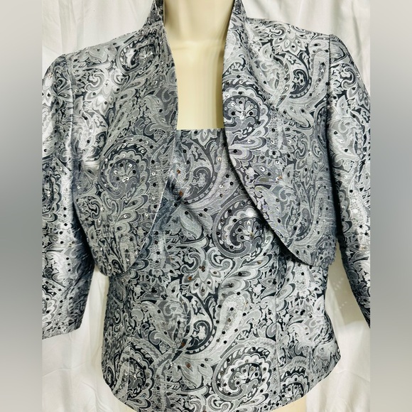 R&M Richards Women Sequin 2 PC Set (Jacket& Top) Gray, Black & Silver Garment 8 - Picture 4 of 9
